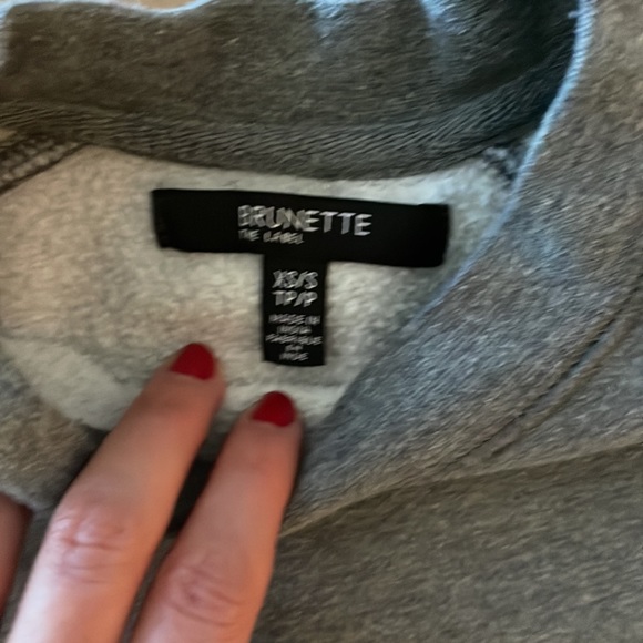 Brunette sweatshirt - Picture 3 of 3